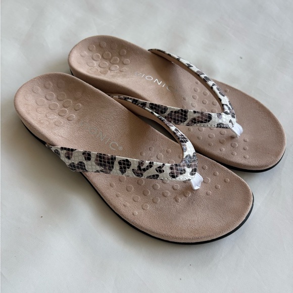 Vionic Dillon toe post sandal size 7 animal print - Picture 1 of 7